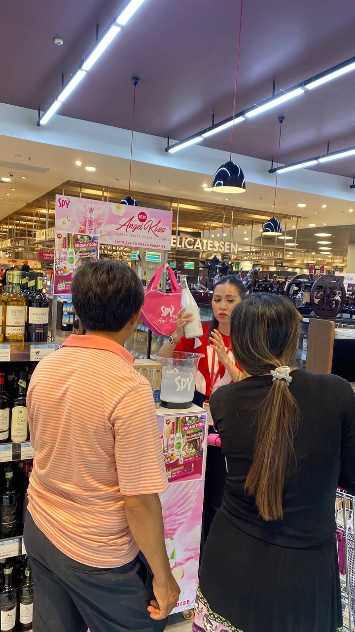 SPY Sparkle Fruit Revolutionizing FMCG Distribution with Da Houg Heng at Makro Cambodia - Image 14